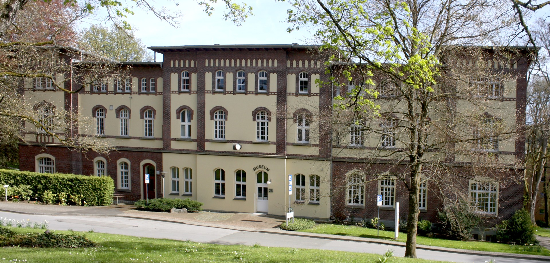 Außenaufnahme Psychiatriemuseum Warstein, Foto: Emil Schoppmann